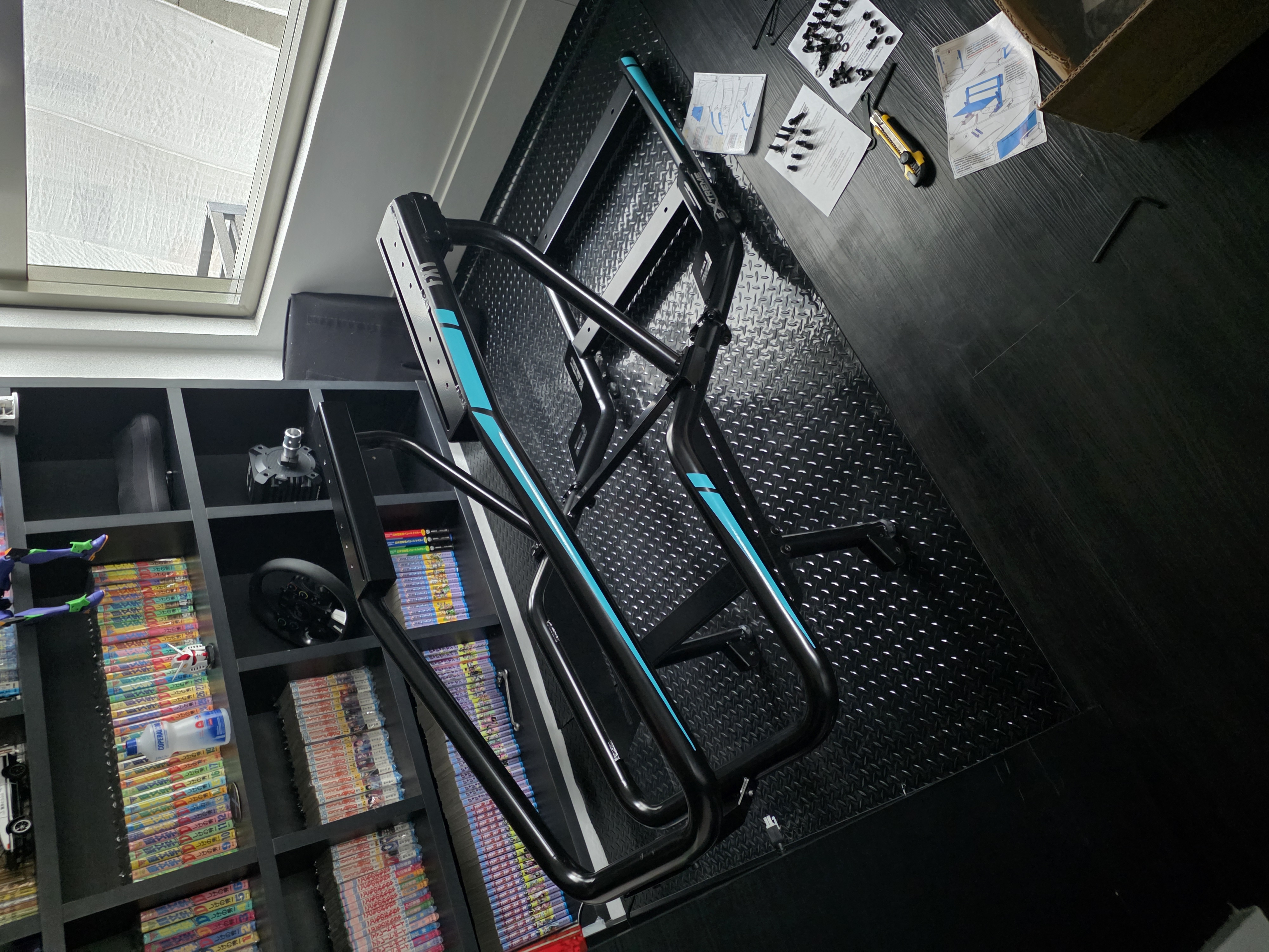 Primeiras peças montadas — a base e a estrutura do banco