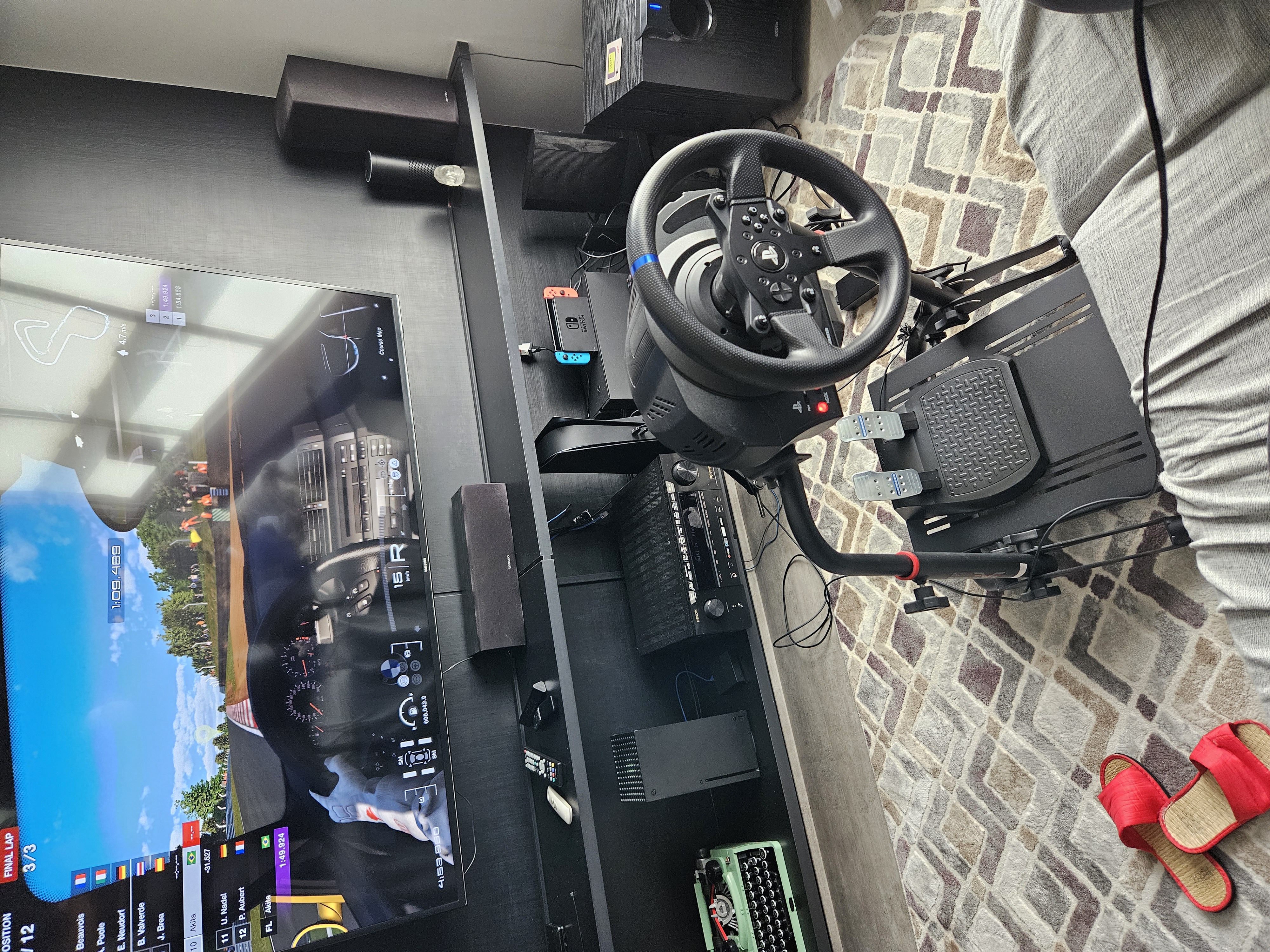 Setup com a TV grande — melhor, mas ainda trabalhoso