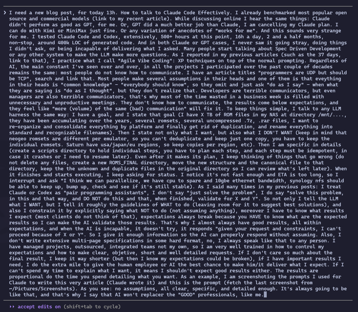 Captura de tela do prompt que usei pra pedir pro Claude Code escrever este artigo: objetivo, contexto, referências aos posts anteriores, restrições e resultado esperado, tudo declarado de forma direta