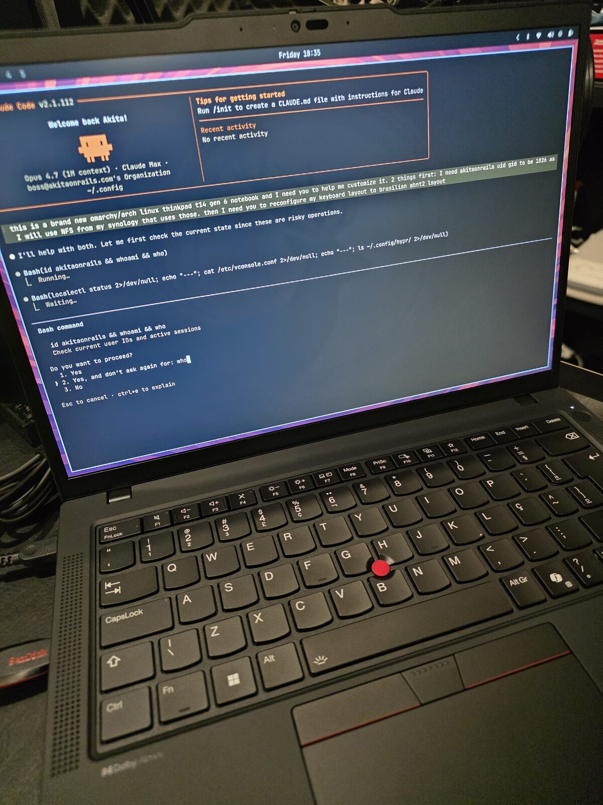 Claude Code rodando no terminal do Thinkpad, pronto pra começar a configurar o notebook
