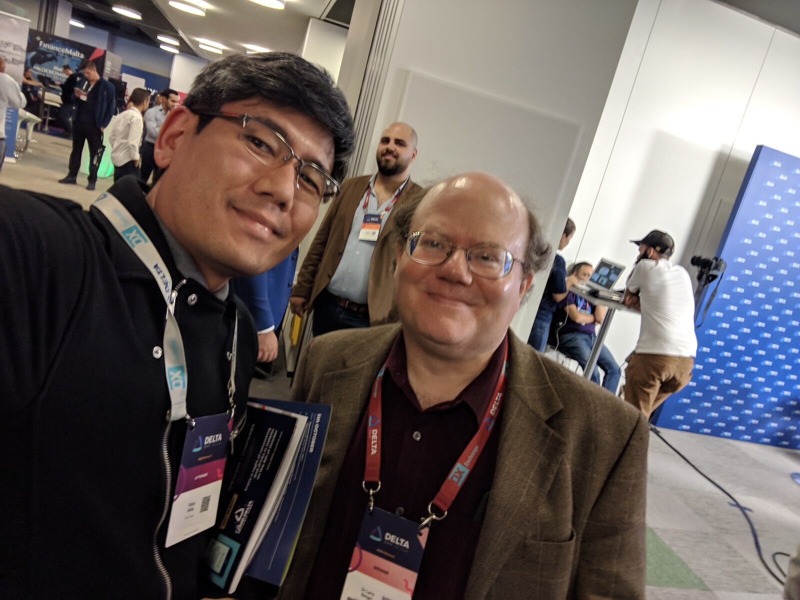 Eu e o Larry Sanger, cofundador da Wikipedia, num evento em outubro de 2018. Uma honra ter podido conhecê-lo pessoalmente.